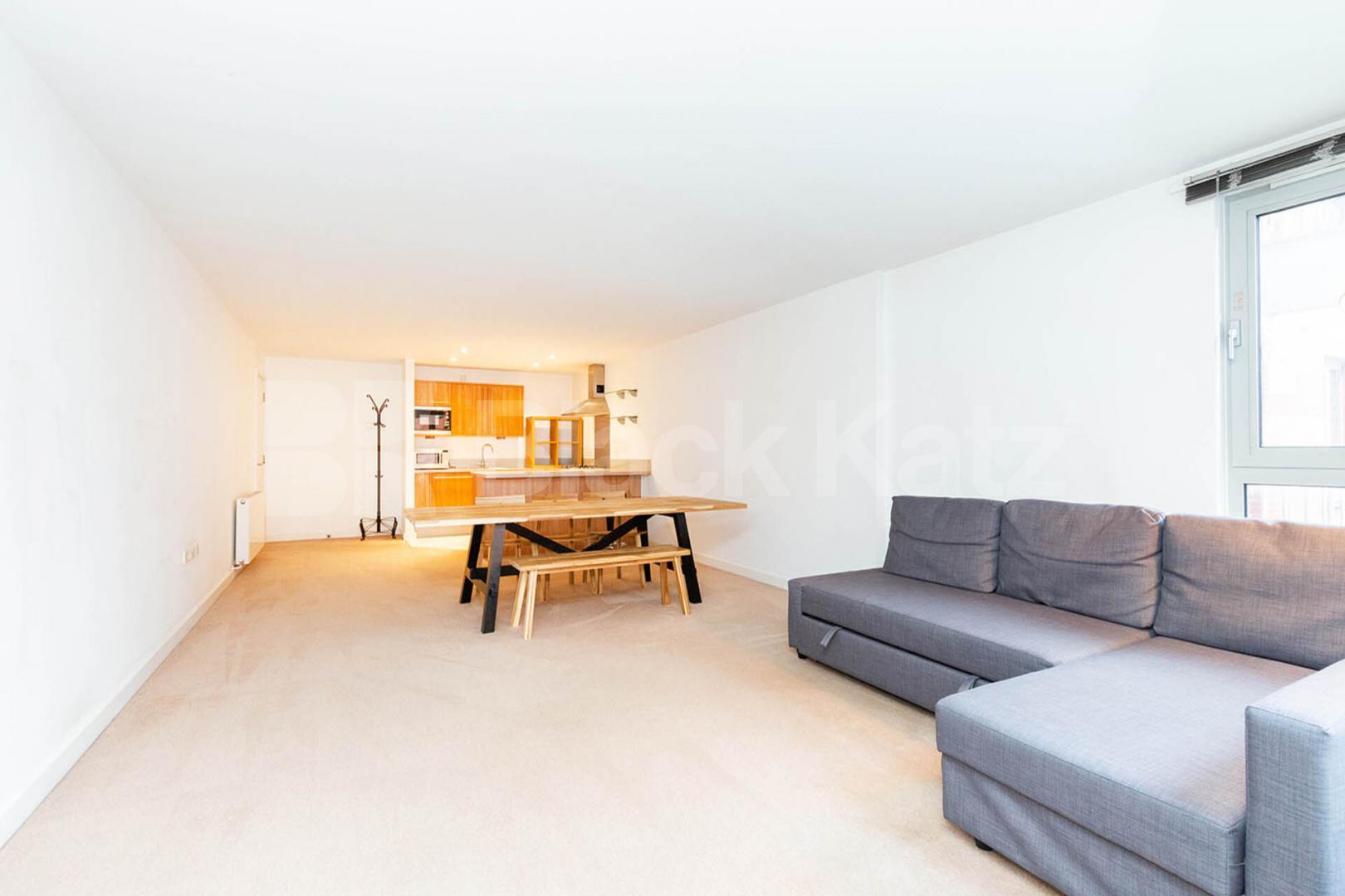 Stunning modern 2 bed 2 bath within a private development mins to tube Eden Grove, Holloway